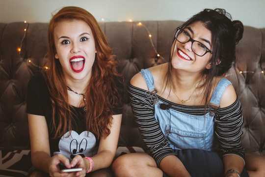 Valentine's Day: Gen Z Avoids Committed Relationships, Prefers Casual Hookups